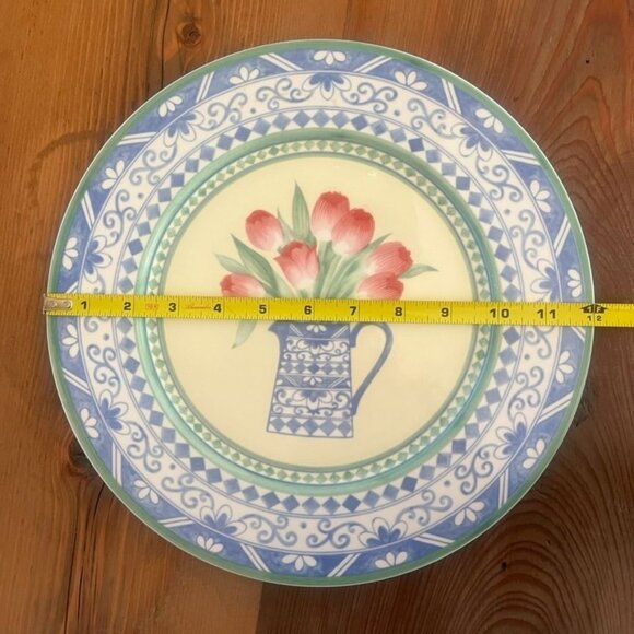Villeroy & Boch Perugia 12" Chop Plate Blue w/Red Tulips Cottage Core Wall Art - Picture 6 of 6